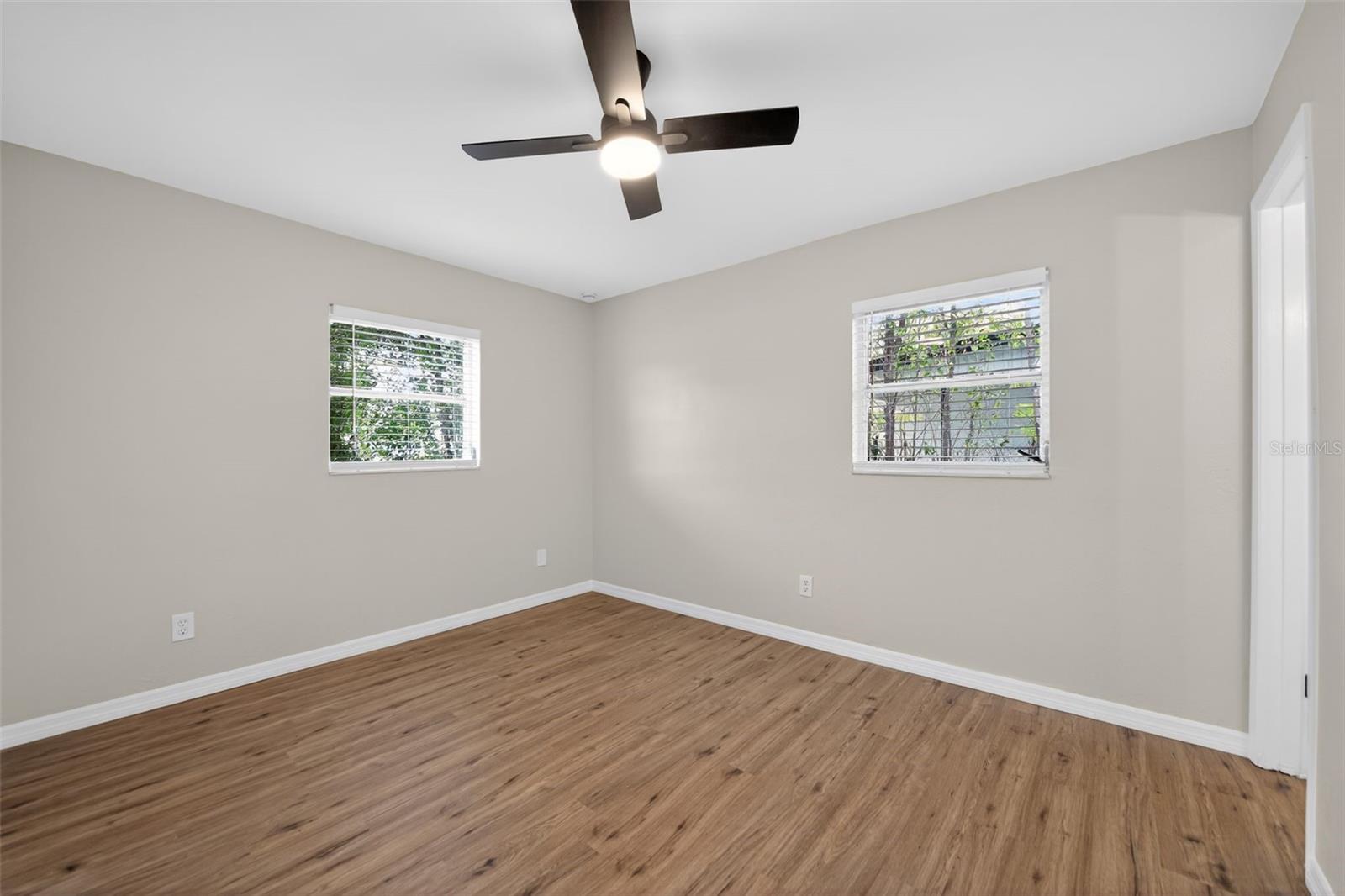 GROVE VILLA - Residential