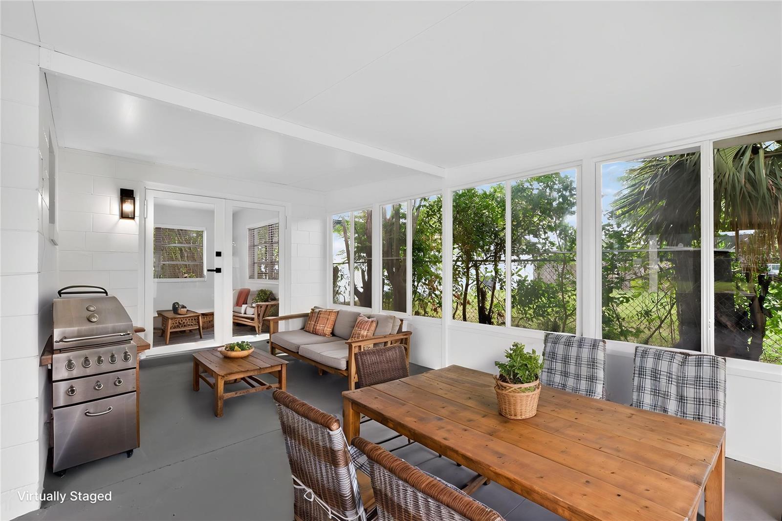 GROVE VILLA - Residential