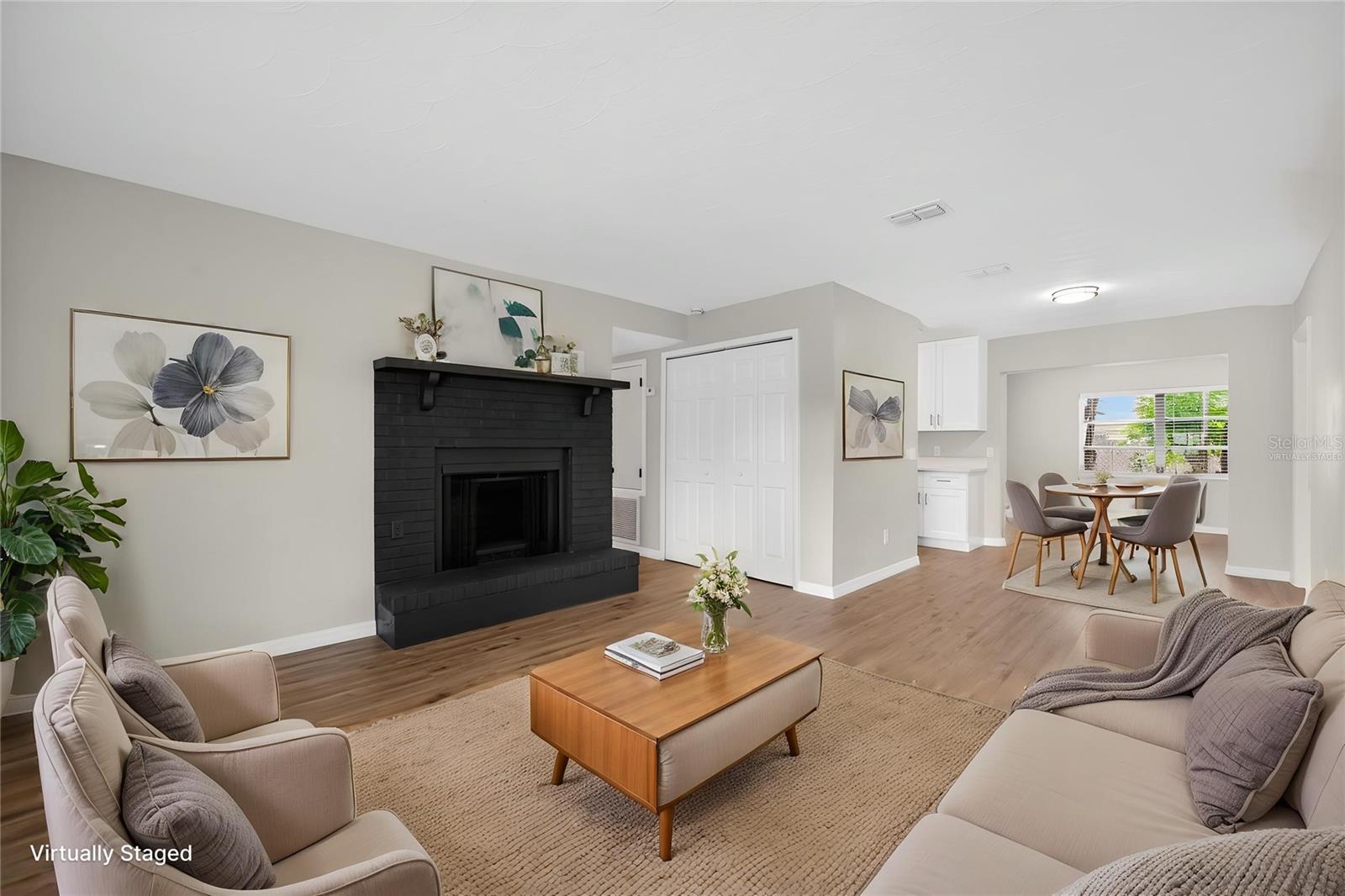 GROVE VILLA - Residential