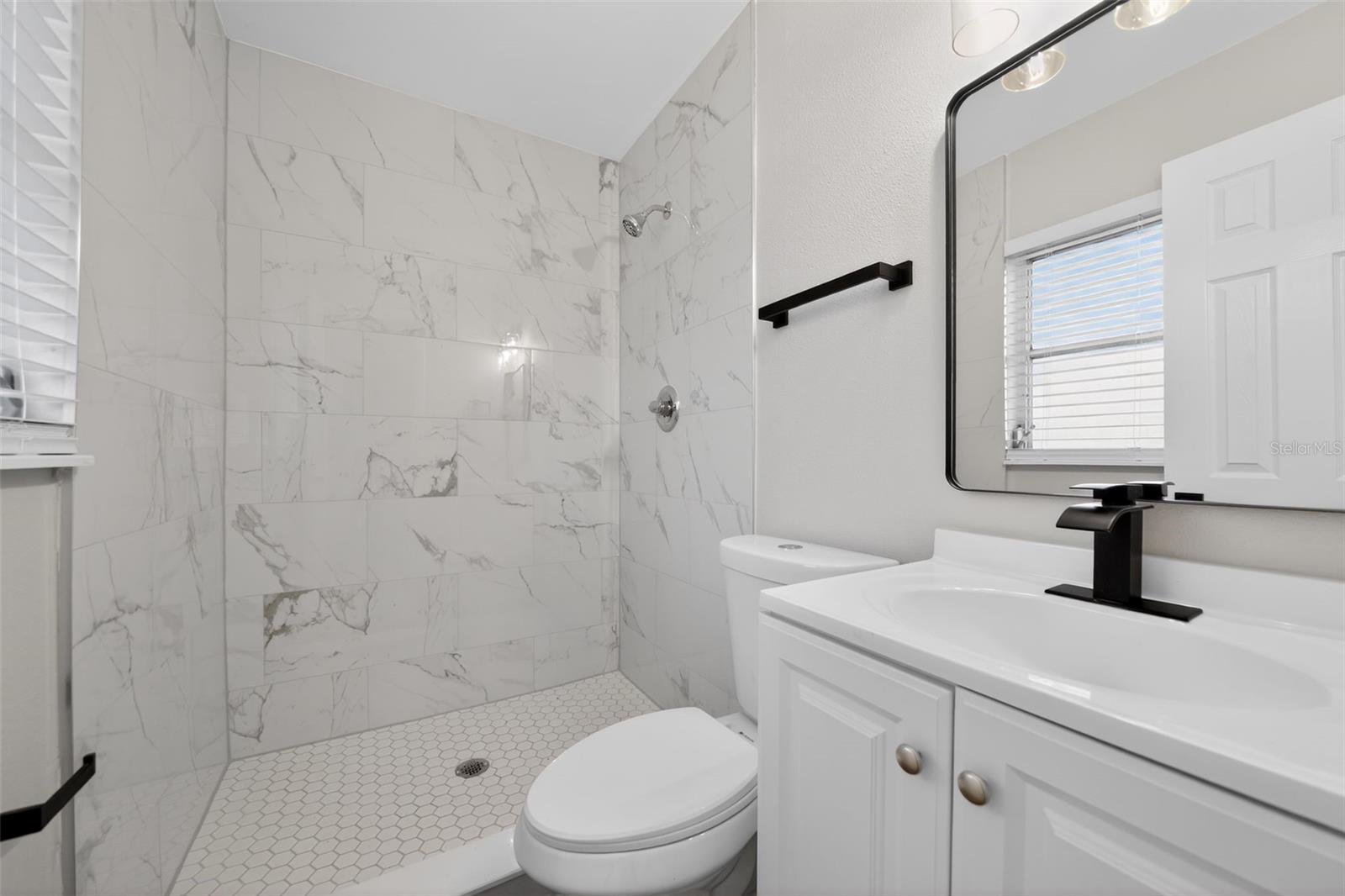 GROVE VILLA - Residential