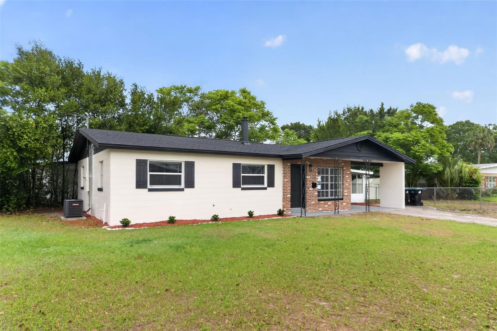 GROVE VILLA - Residential