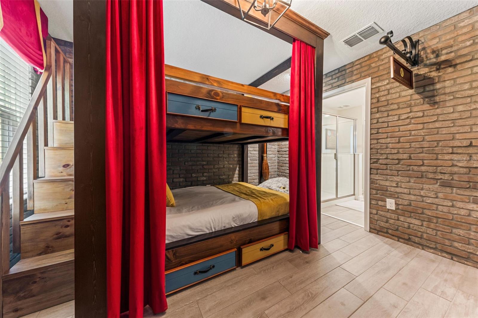 COVE AT STOREY LAKE II - Residential