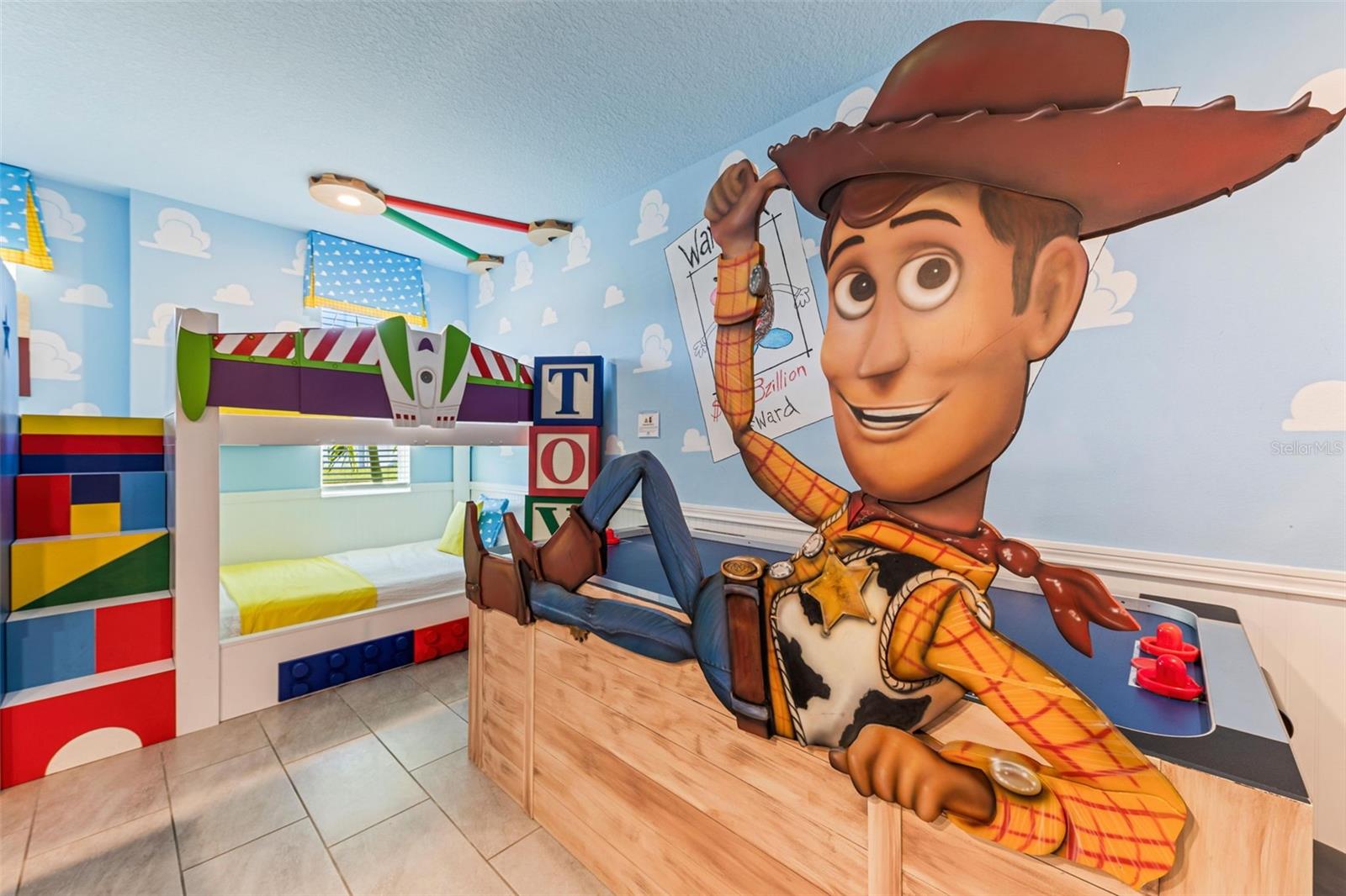 2842 STOREY COVE AVENUE