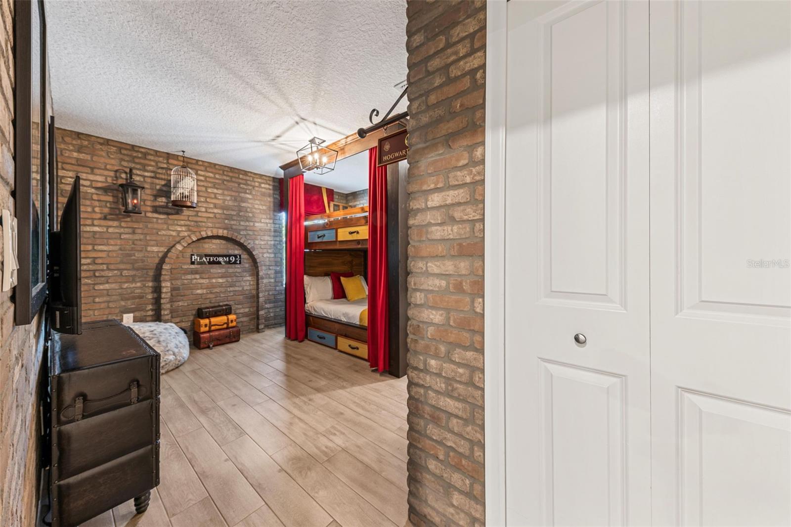 COVE AT STOREY LAKE II - Residential