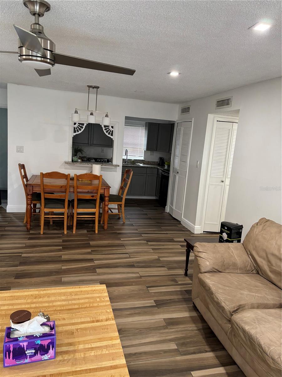 COLONIES - Residential