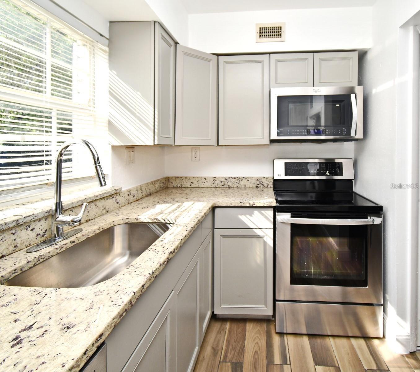 COLONIES - Residential