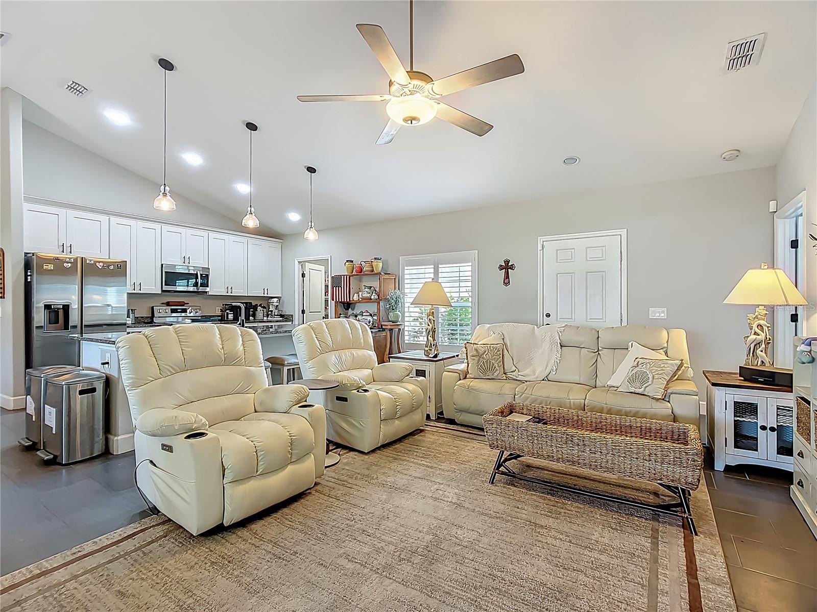 439 LAKE DAISY DRIVE