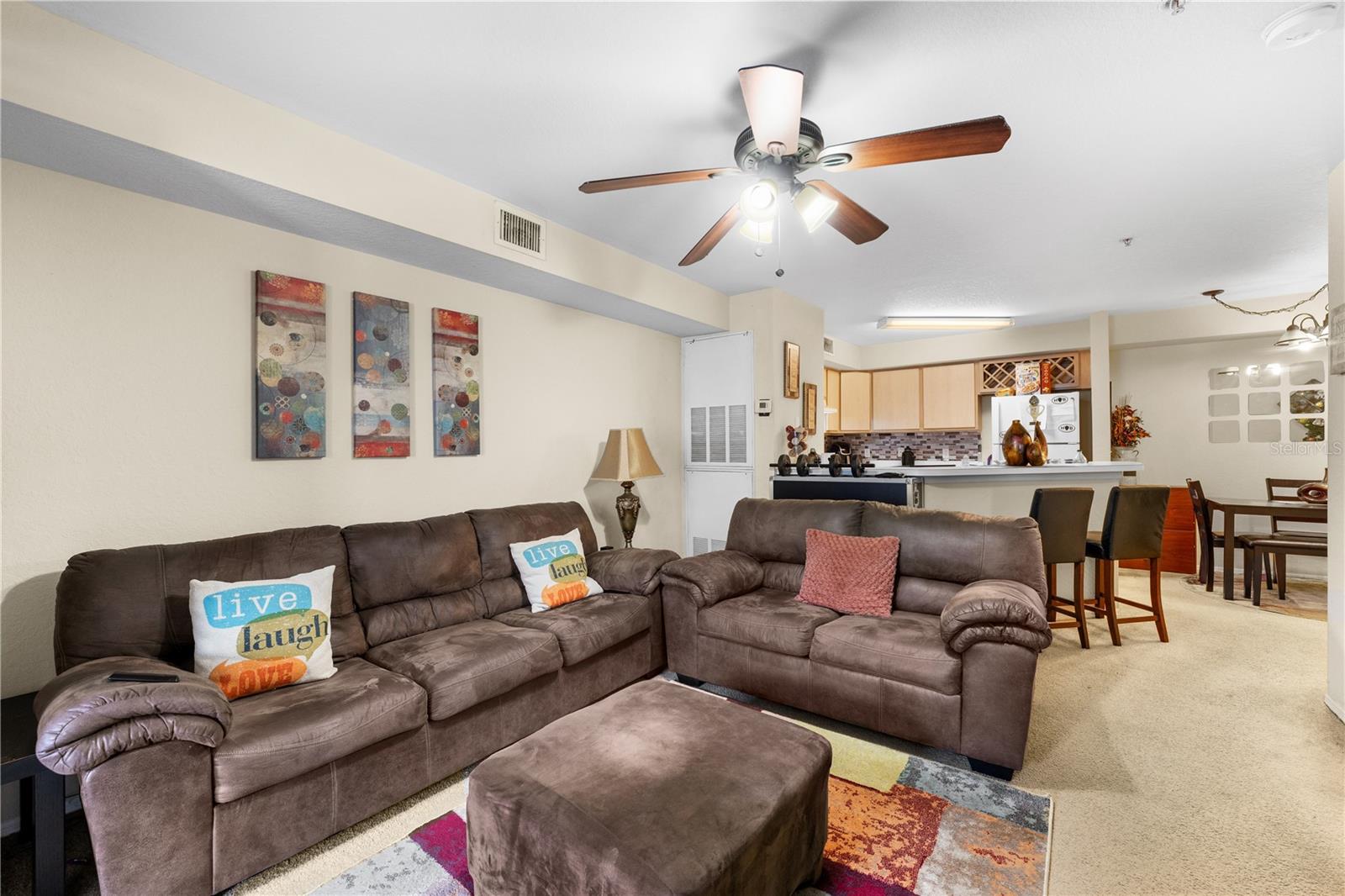 829 CAMARGO WAY 211