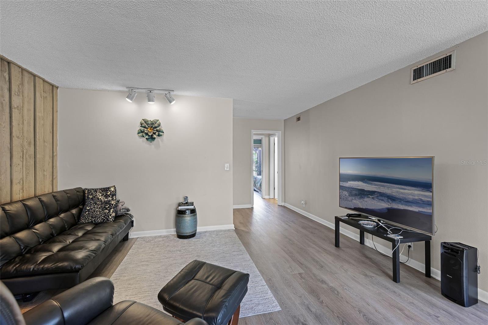 CROWN OAKS 1ST ADD - Residential