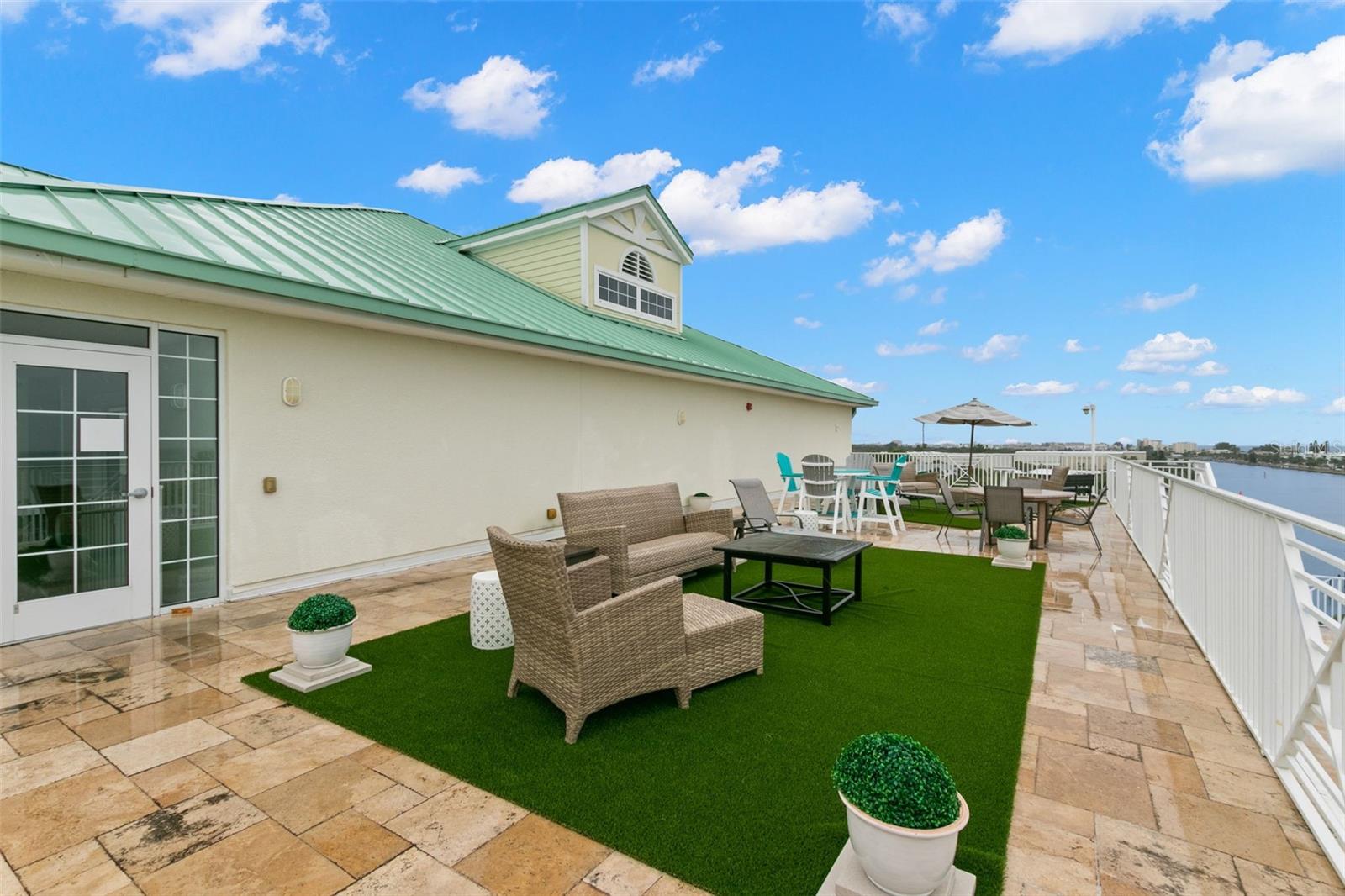 399 2ND STREET 815