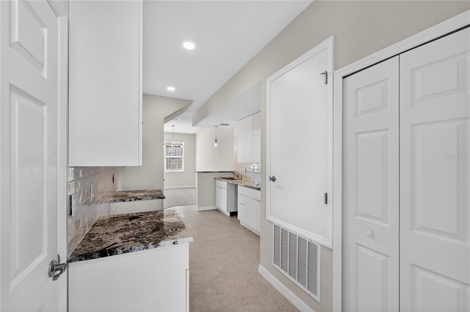 HOLLYGROVE VILLAGE - Residential