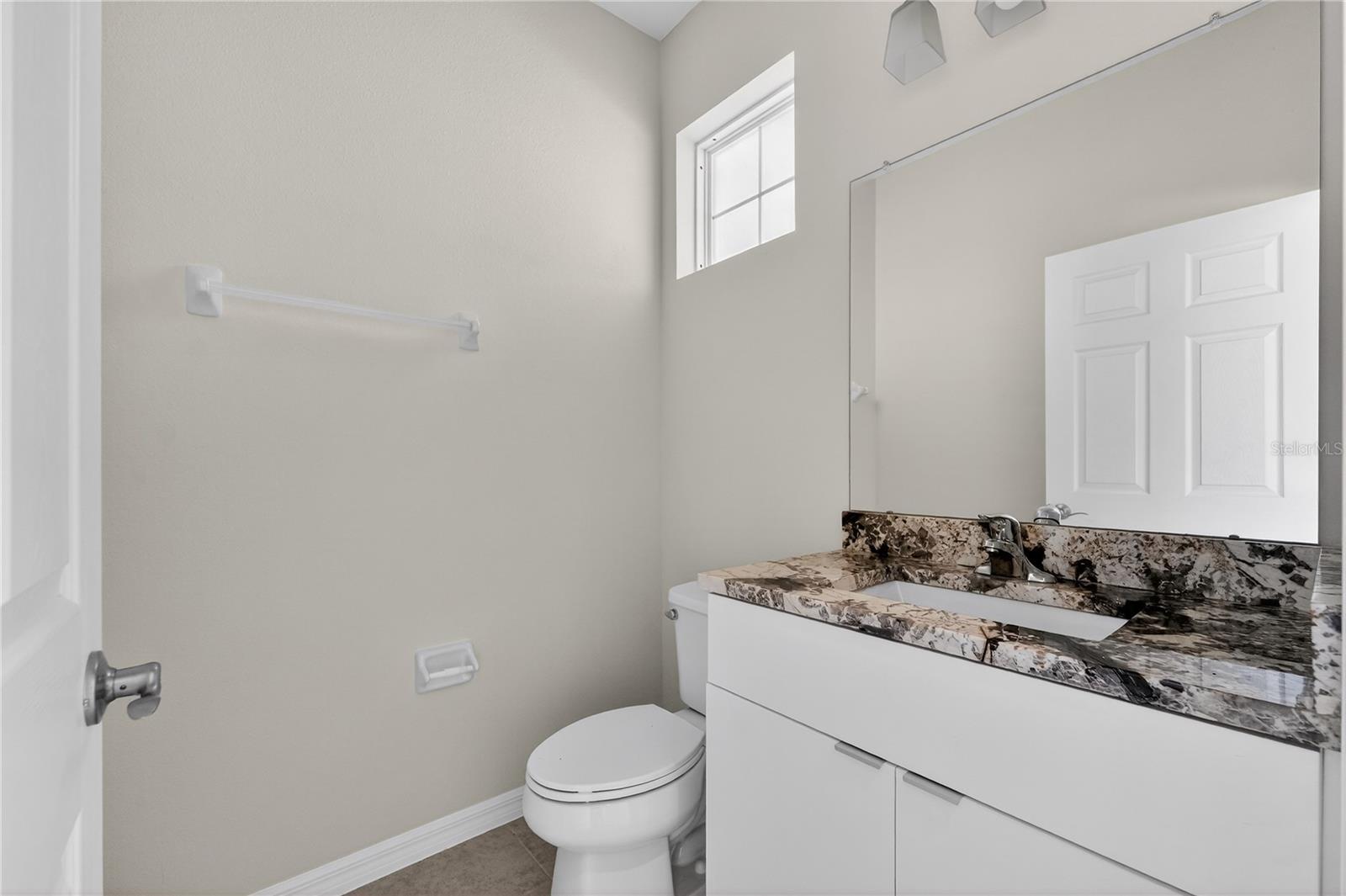 HOLLYGROVE VILLAGE - Residential