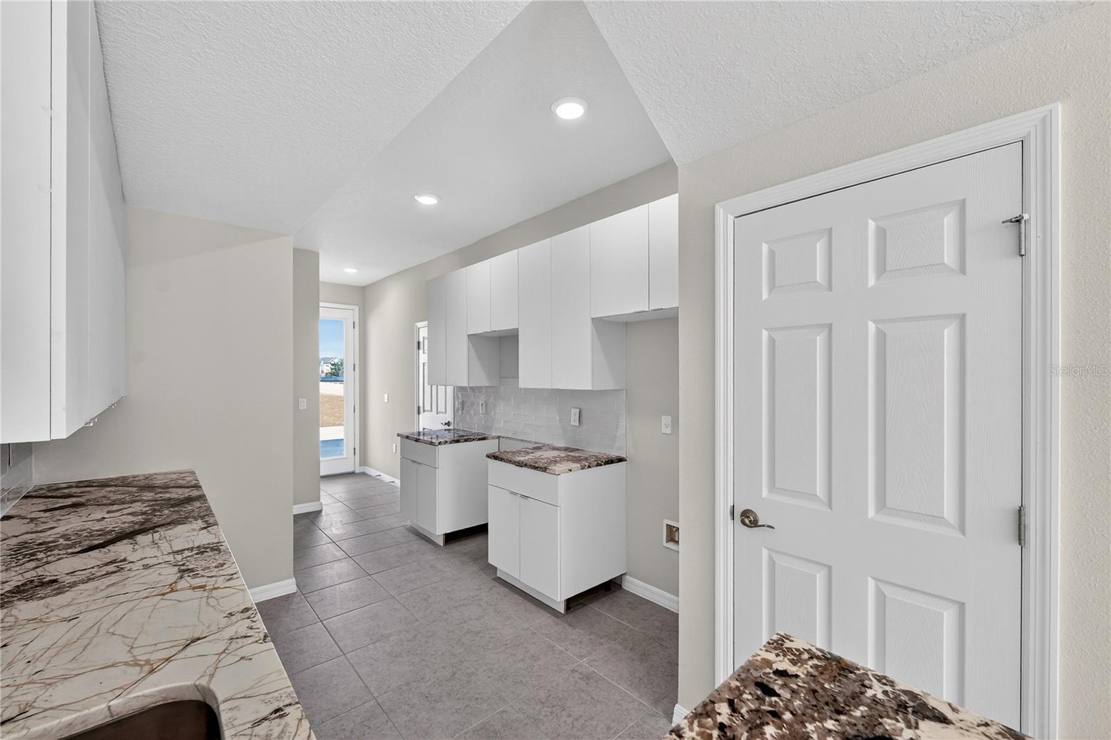 HOLLYGROVE VILLAGE - Residential