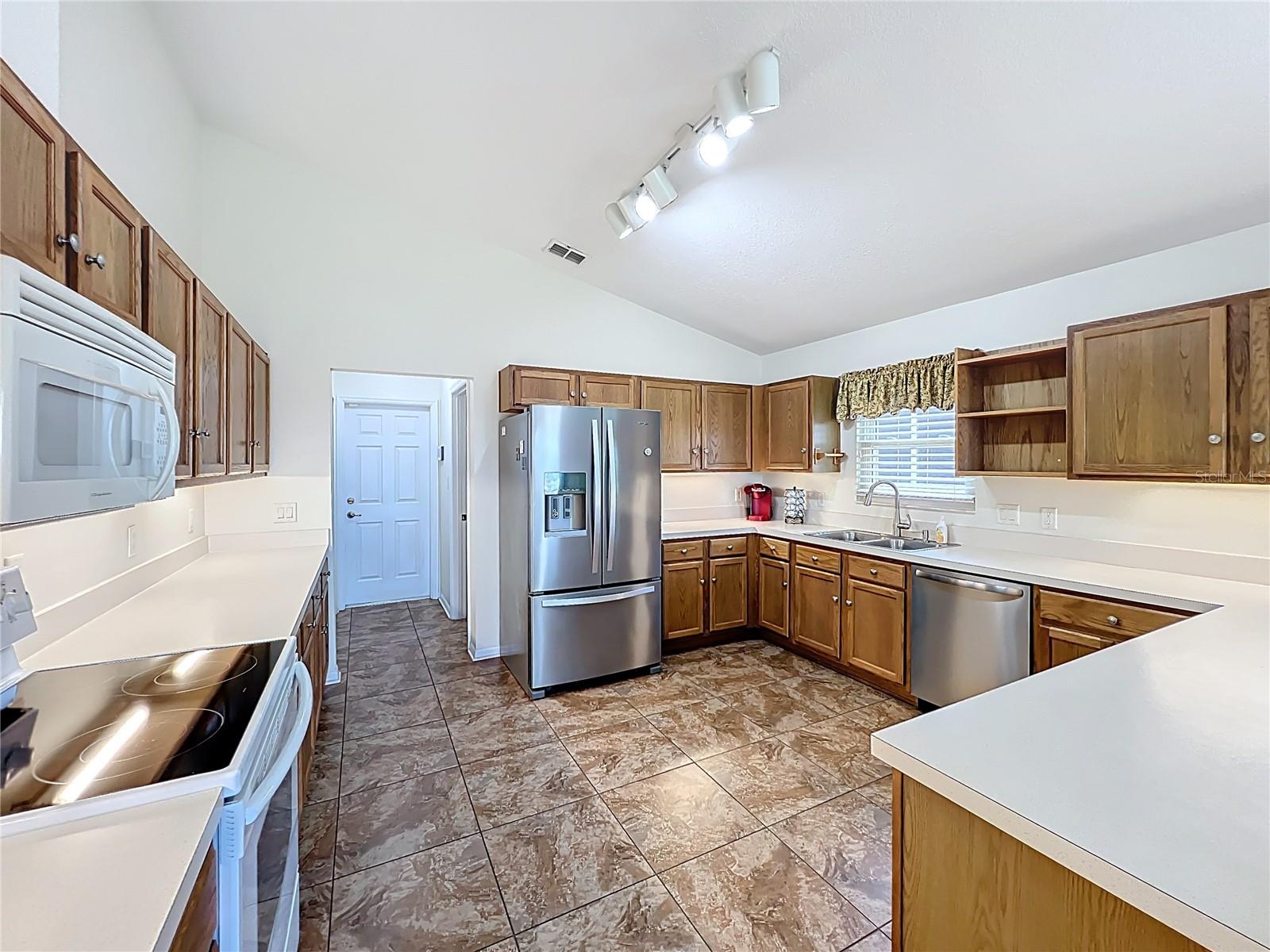 PLANTATION AT LEESBURG SAWGRASS VILLAGE - Residential