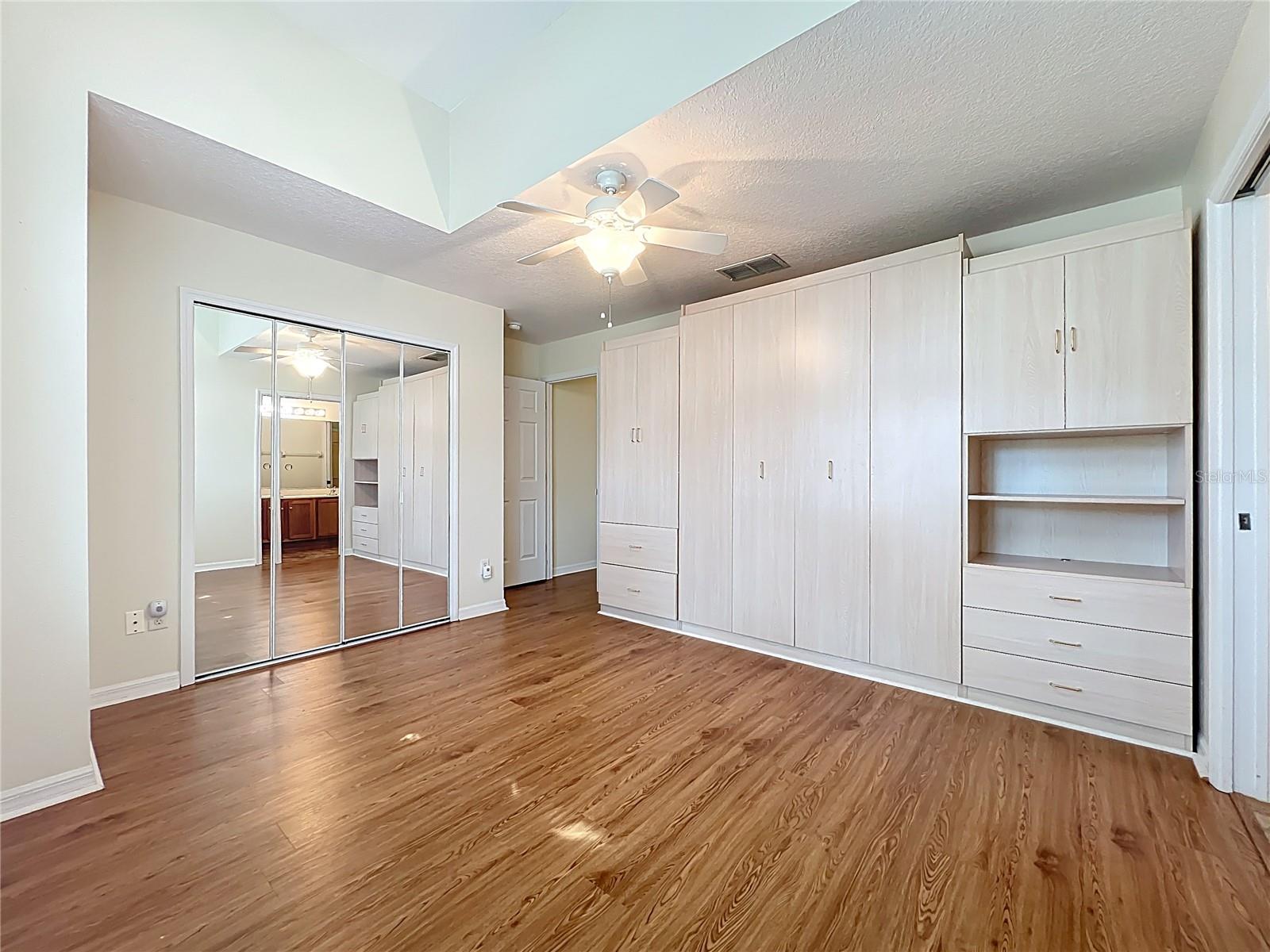 PLANTATION AT LEESBURG SAWGRASS VILLAGE - Residential