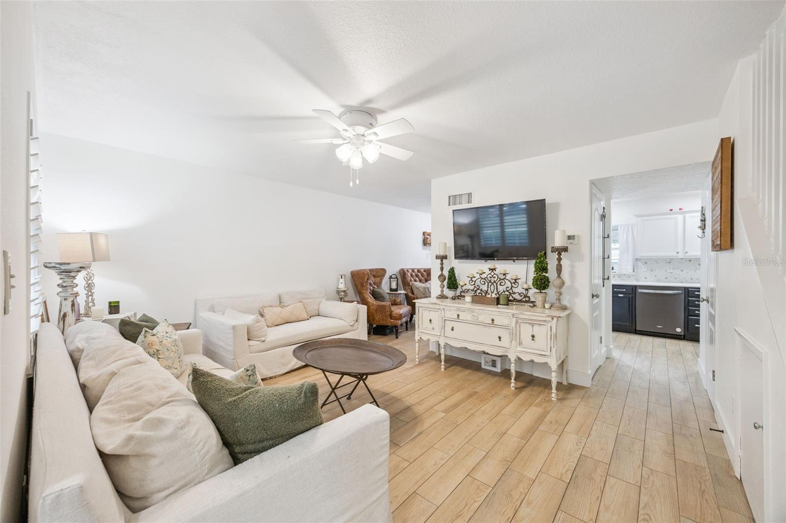 VILLAS DE LYON CONDO - Residential