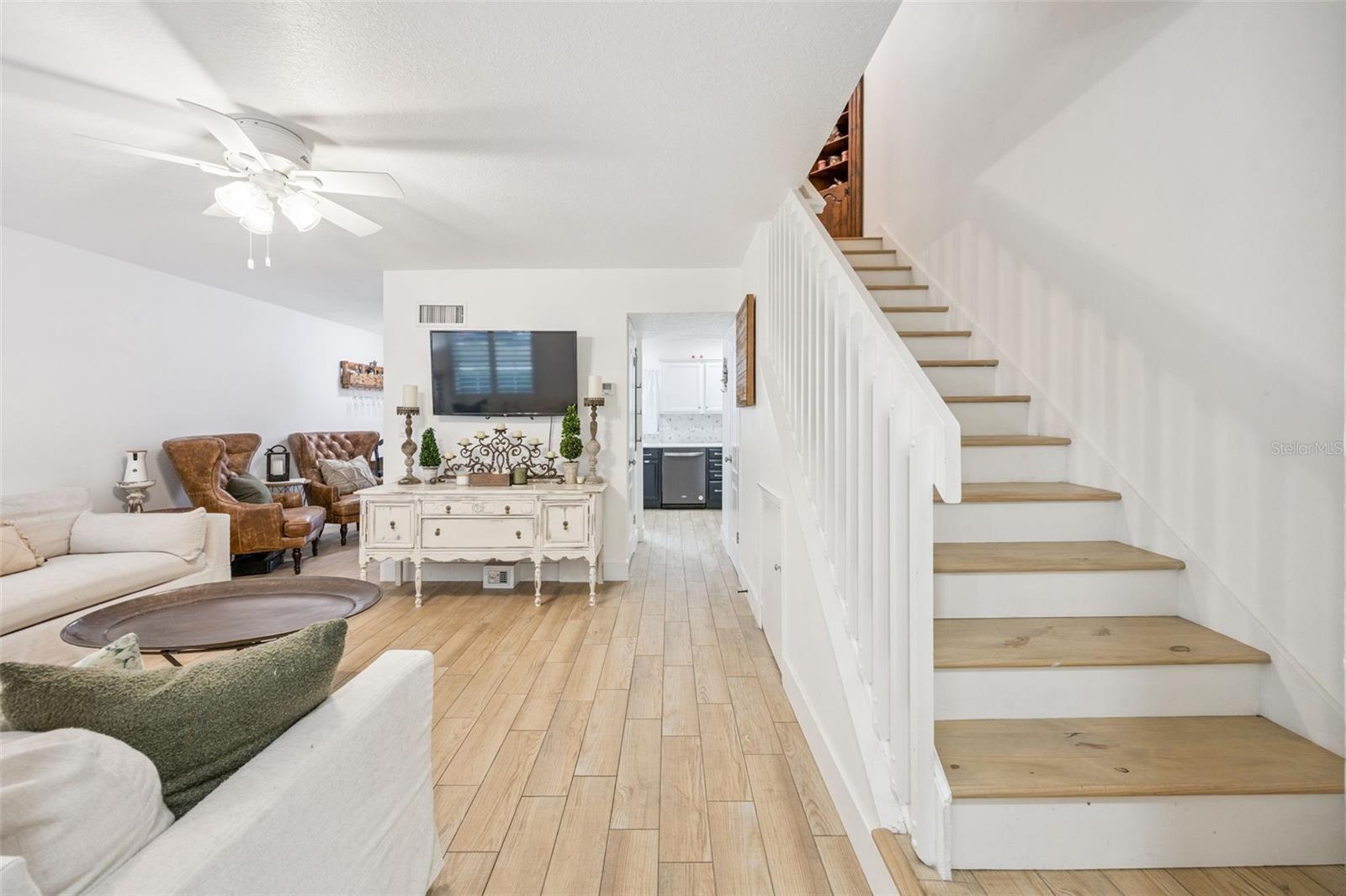 VILLAS DE LYON CONDO - Residential