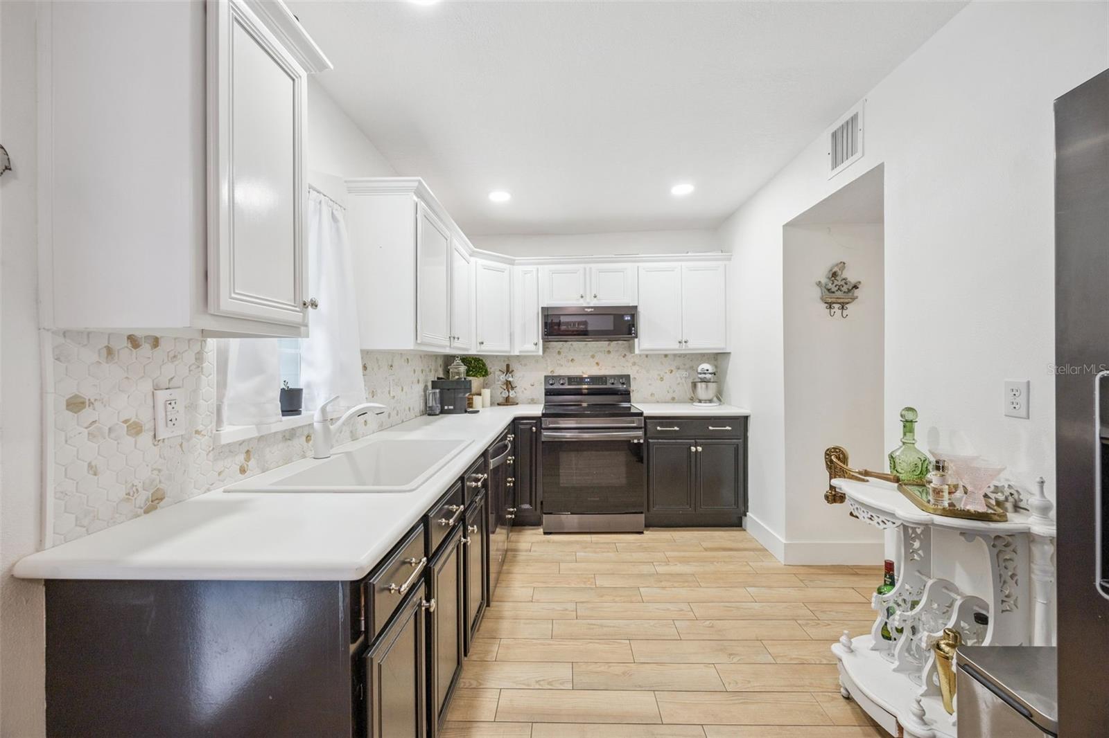 VILLAS DE LYON CONDO - Residential