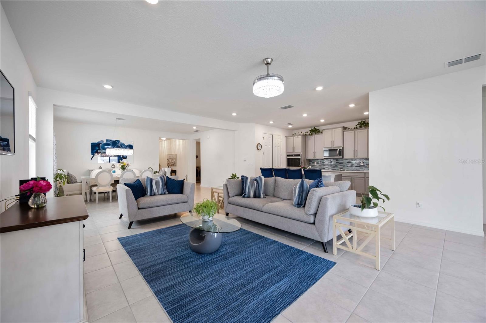 GRADY POINTE - Residential