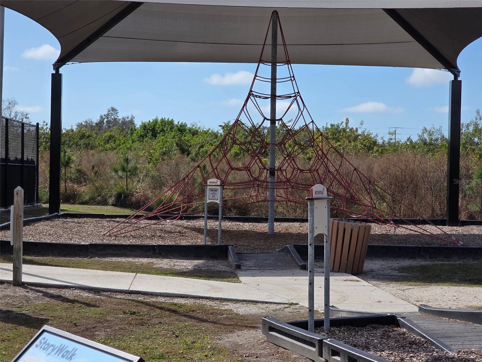 GRADY POINTE - Residential