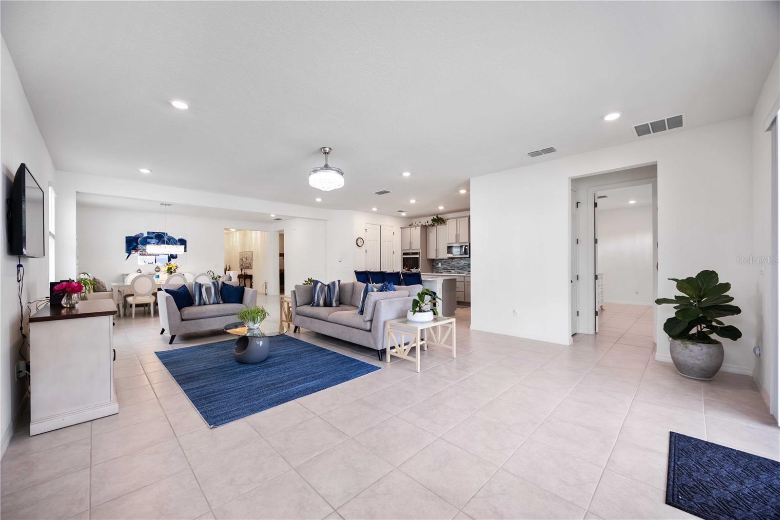 GRADY POINTE - Residential