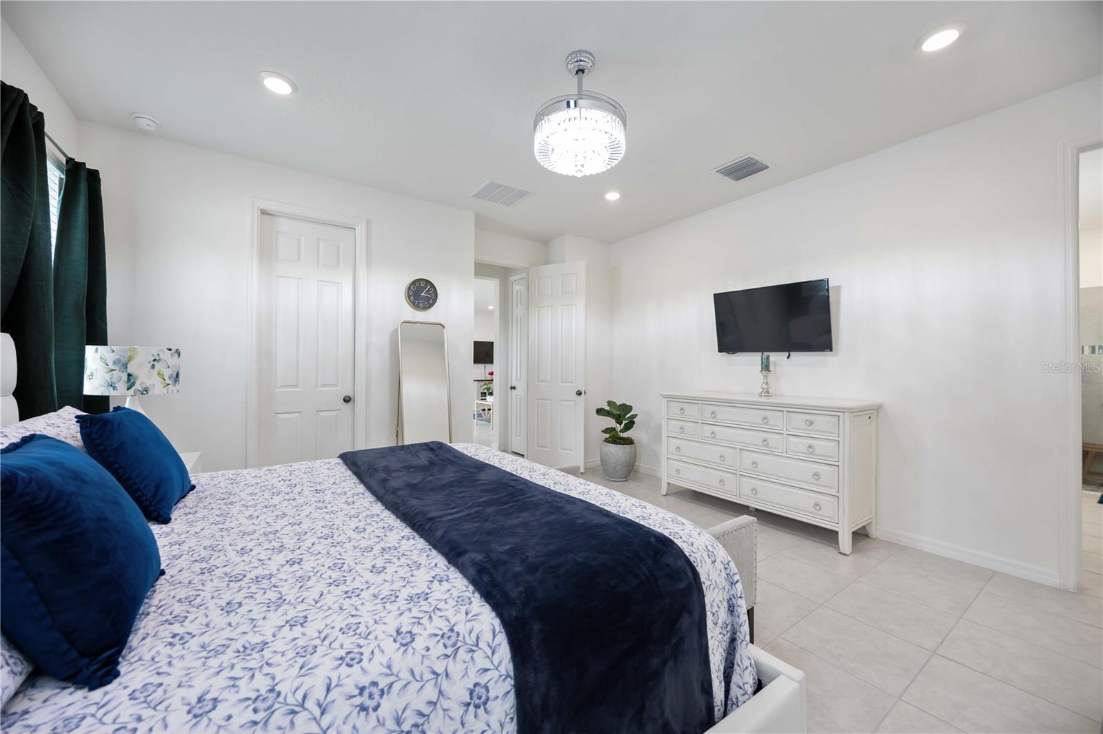 GRADY POINTE - Residential