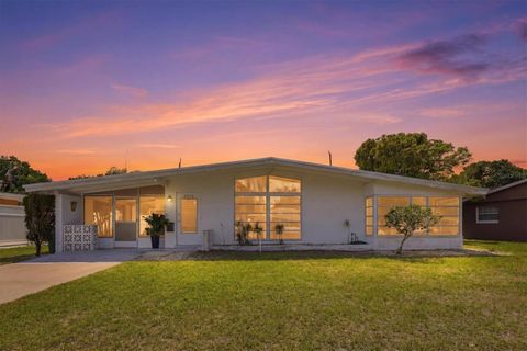 Photo of 3876 Prudence Drive, Sarasota, FL 34235 (MLS # A4688372)