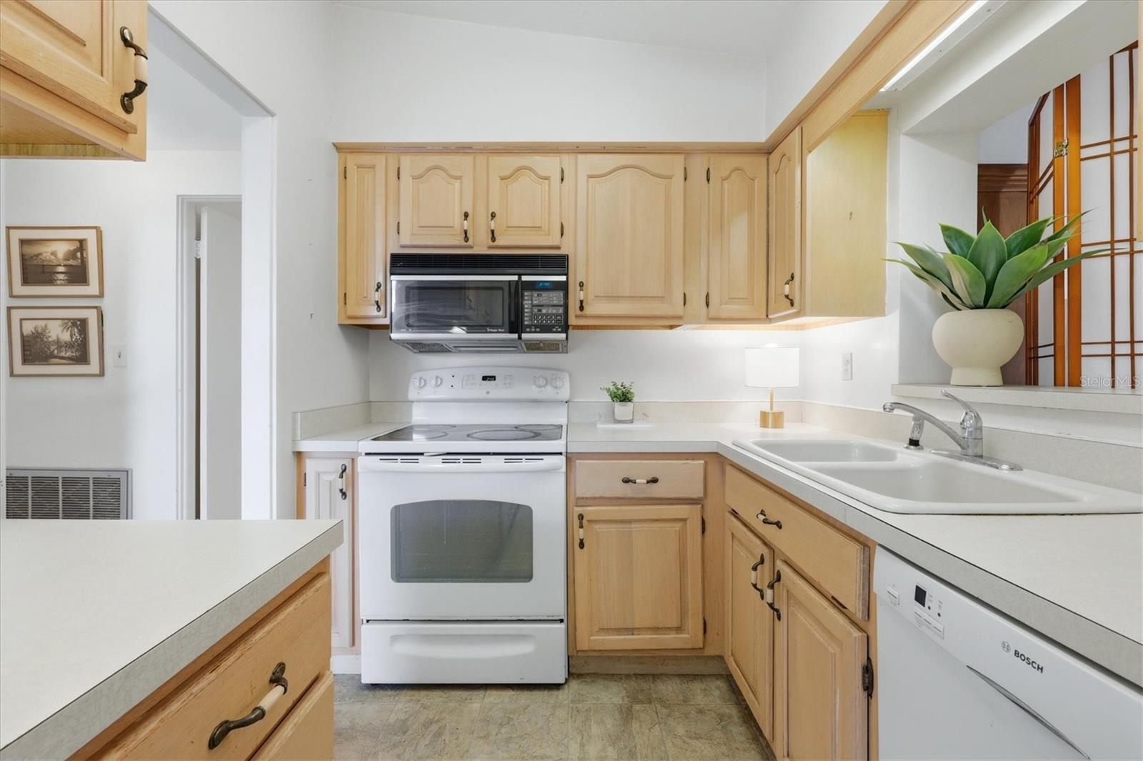 KENSINGTON PARK - Residential