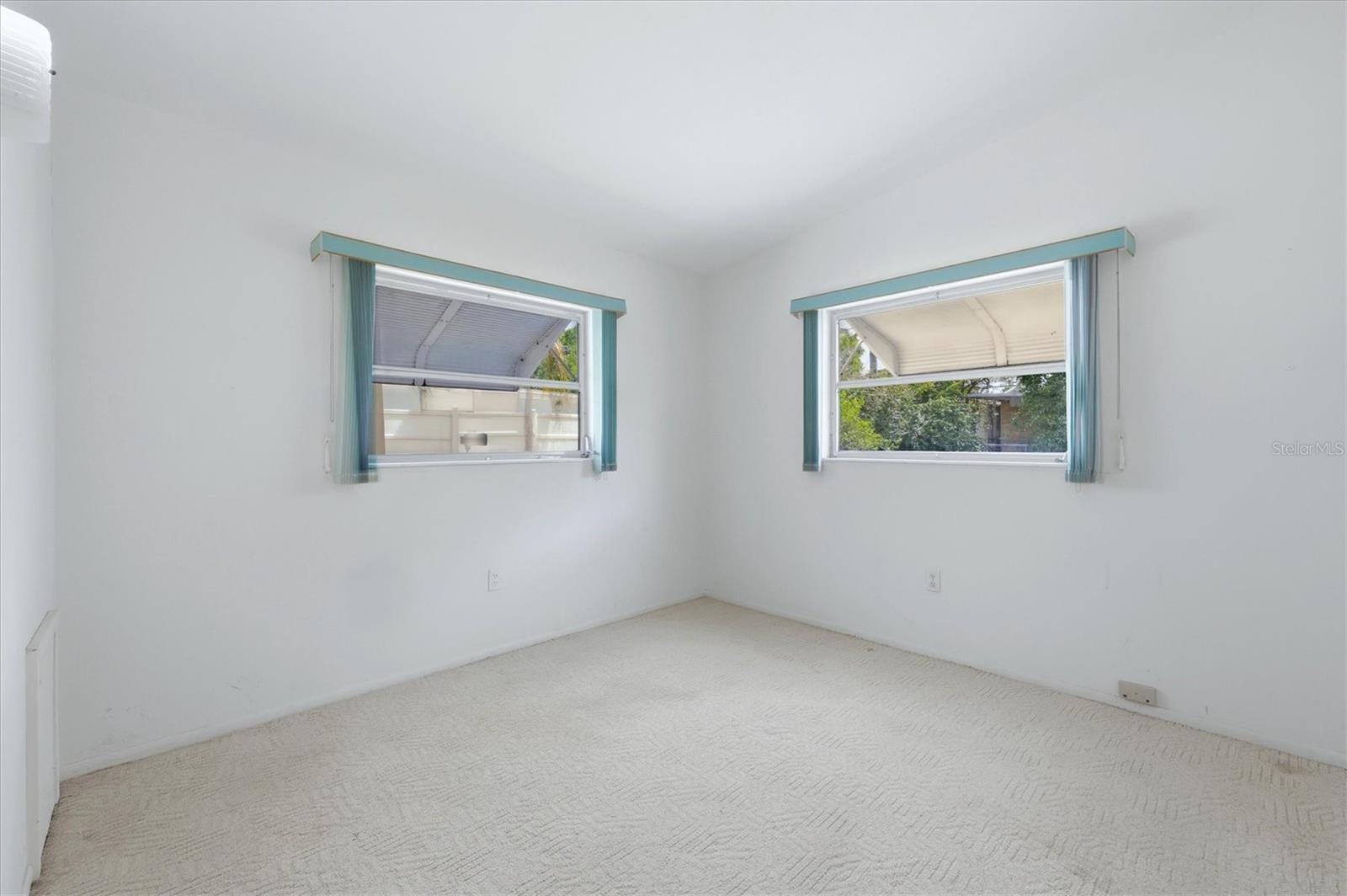 KENSINGTON PARK - Residential