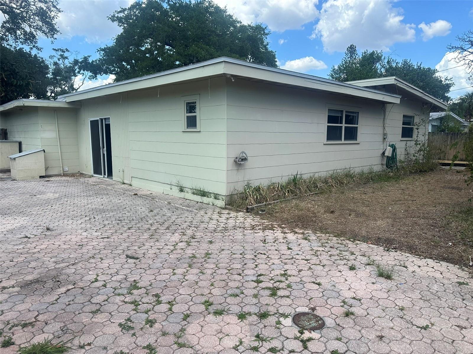 JUNGLE COUNTRY CLUB 2ND ADD - Residential