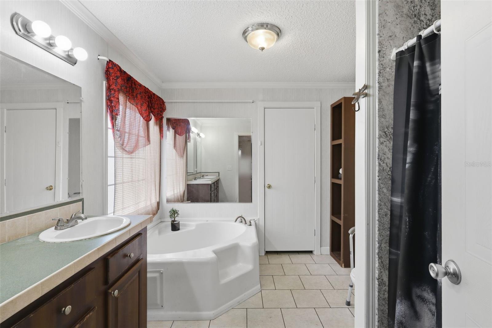 SUN COUNTRY ESTATE - Residential