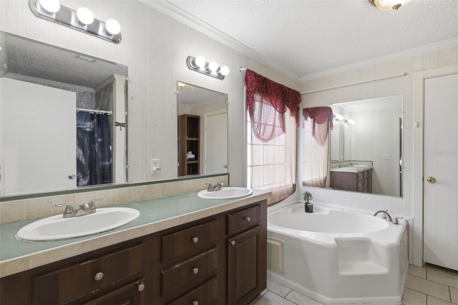 SUN COUNTRY ESTATE - Residential