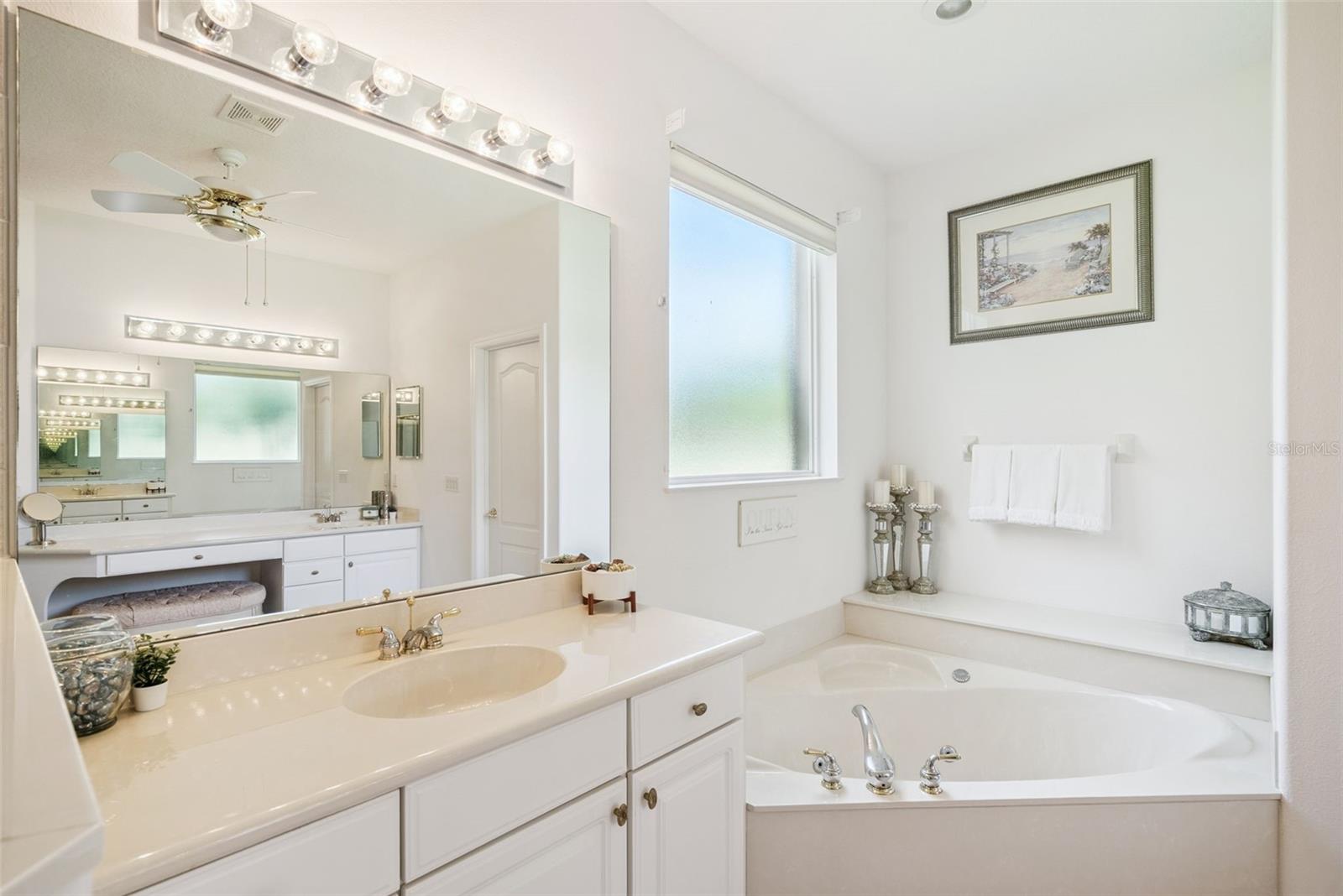 LAKE SHEEN RESERVE PH 01 48 43 - Residential