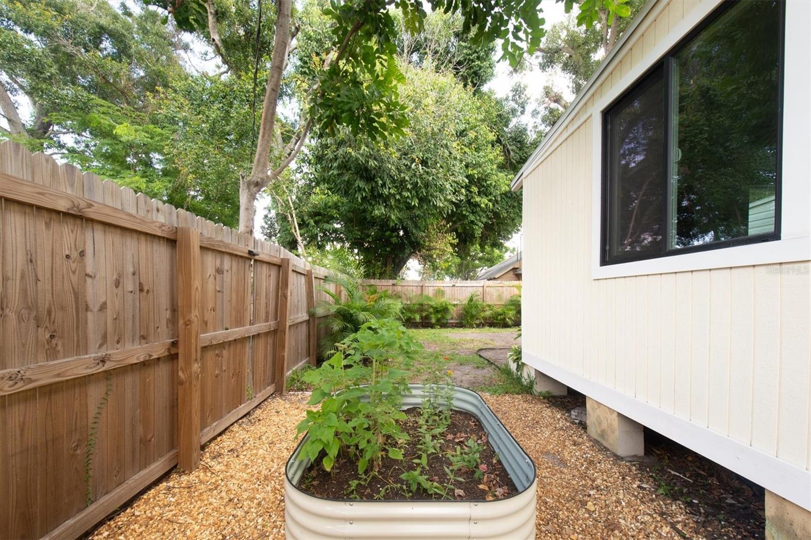 TANGERINE BUS CENTER SUB - Residential Lease