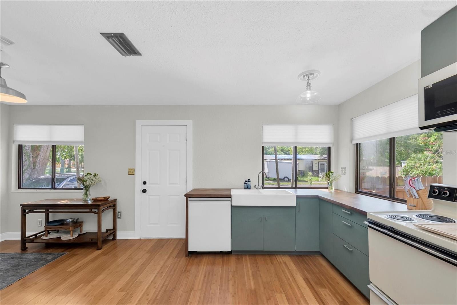 TANGERINE BUS CENTER SUB - Residential Lease