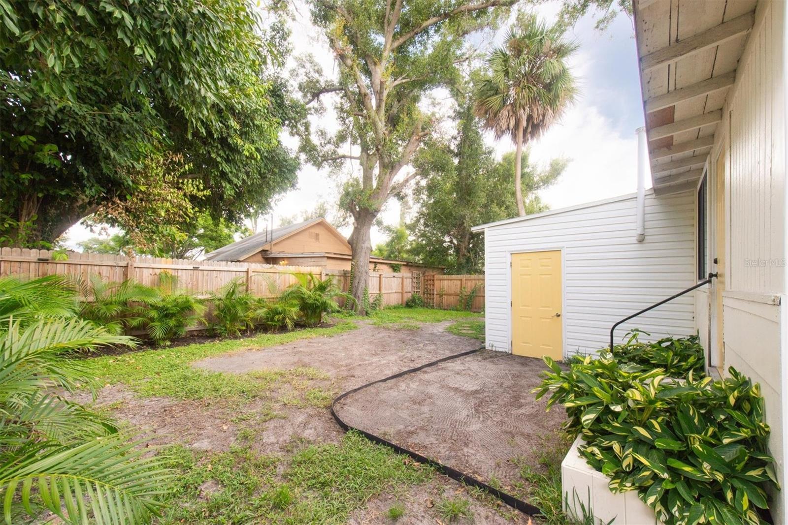 TANGERINE BUS CENTER SUB - Residential Lease