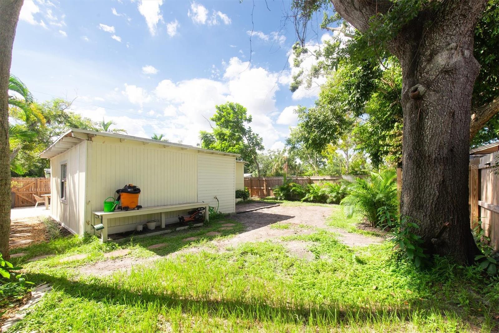 TANGERINE BUS CENTER SUB - Residential Lease