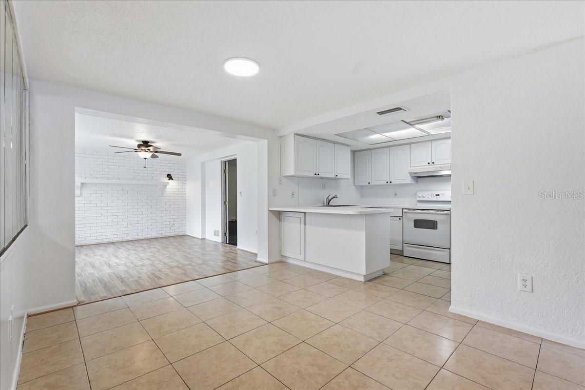 12404 COBBLE STONE DRIVE