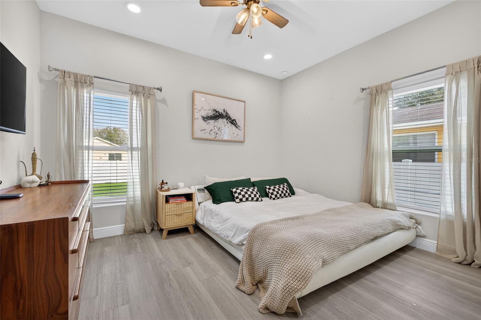 VICTORY HEIGHTS - Residential