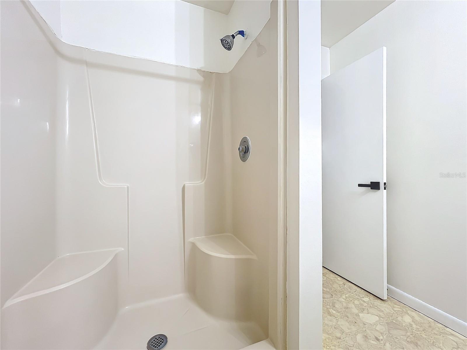 PLANTATION COVE CONDO PH 01 - Residential