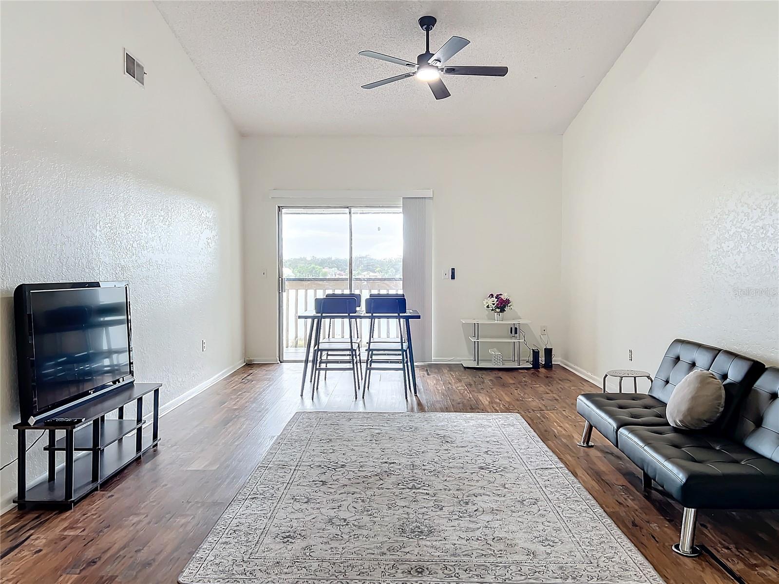 PLANTATION COVE CONDO PH 01 - Residential