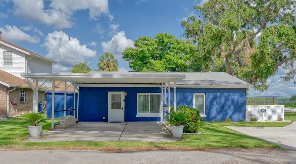 Photo of 297 Lakeview Drive, Tarpon Springs, FL 34689 (MLS # TB8475382)