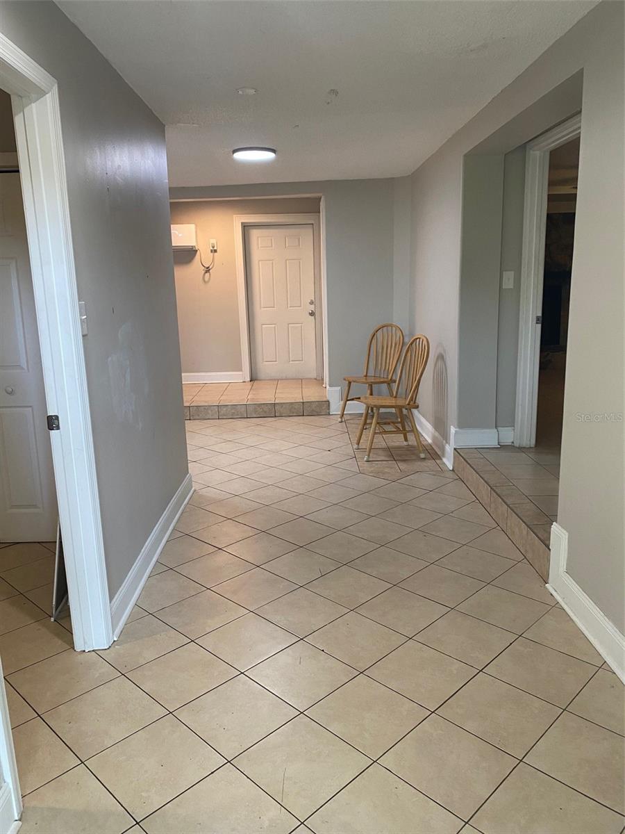 PALM HEIGHTS RESUB - Residential Lease