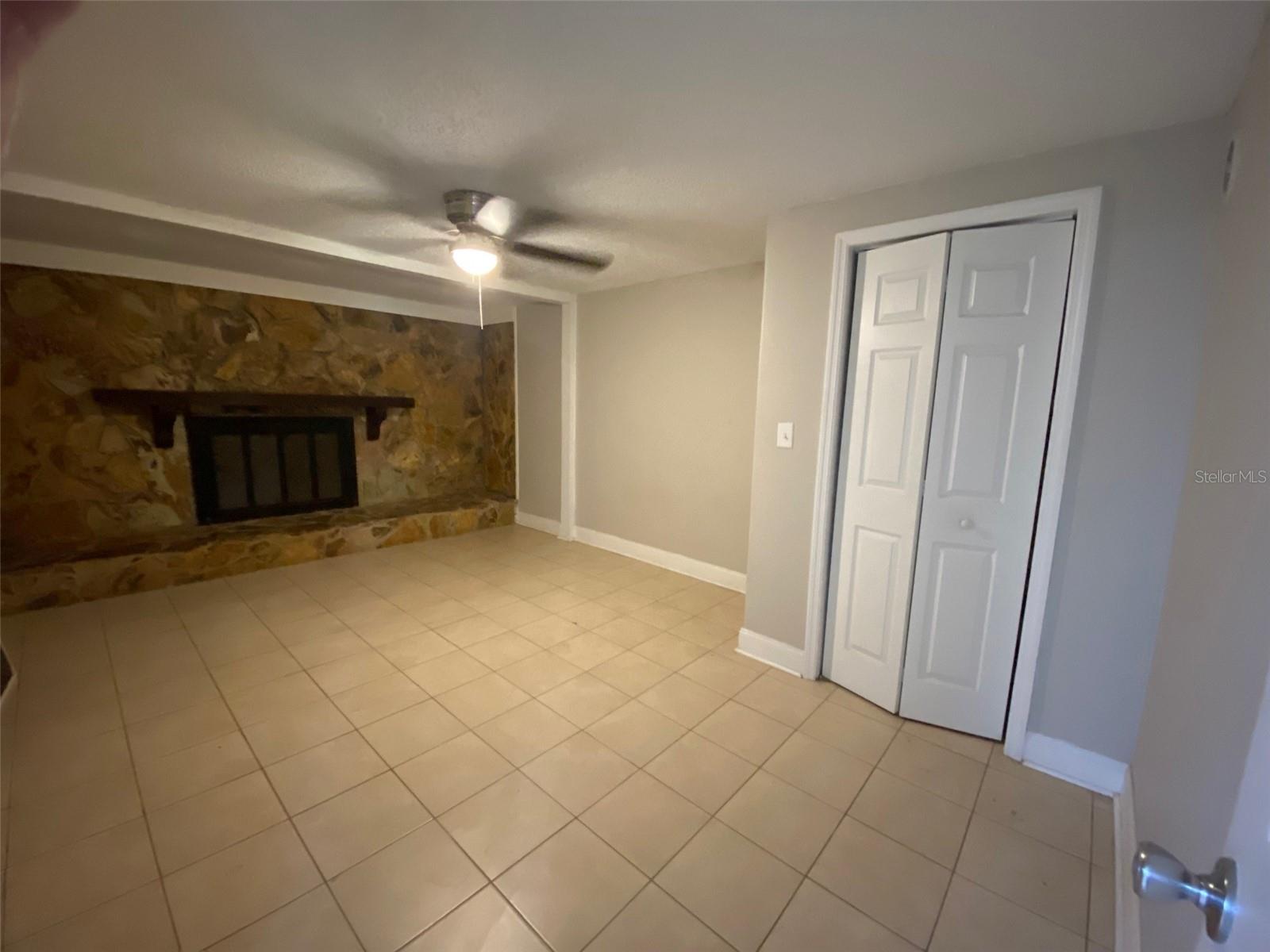 PALM HEIGHTS RESUB - Residential Lease