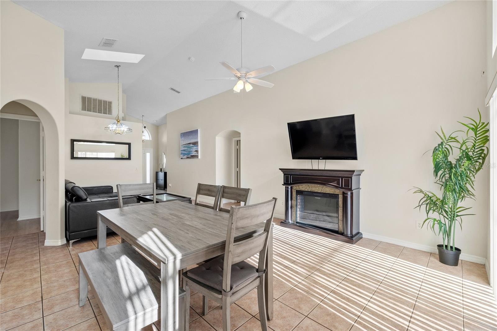 INDIAN POINT PH 6 - Residential