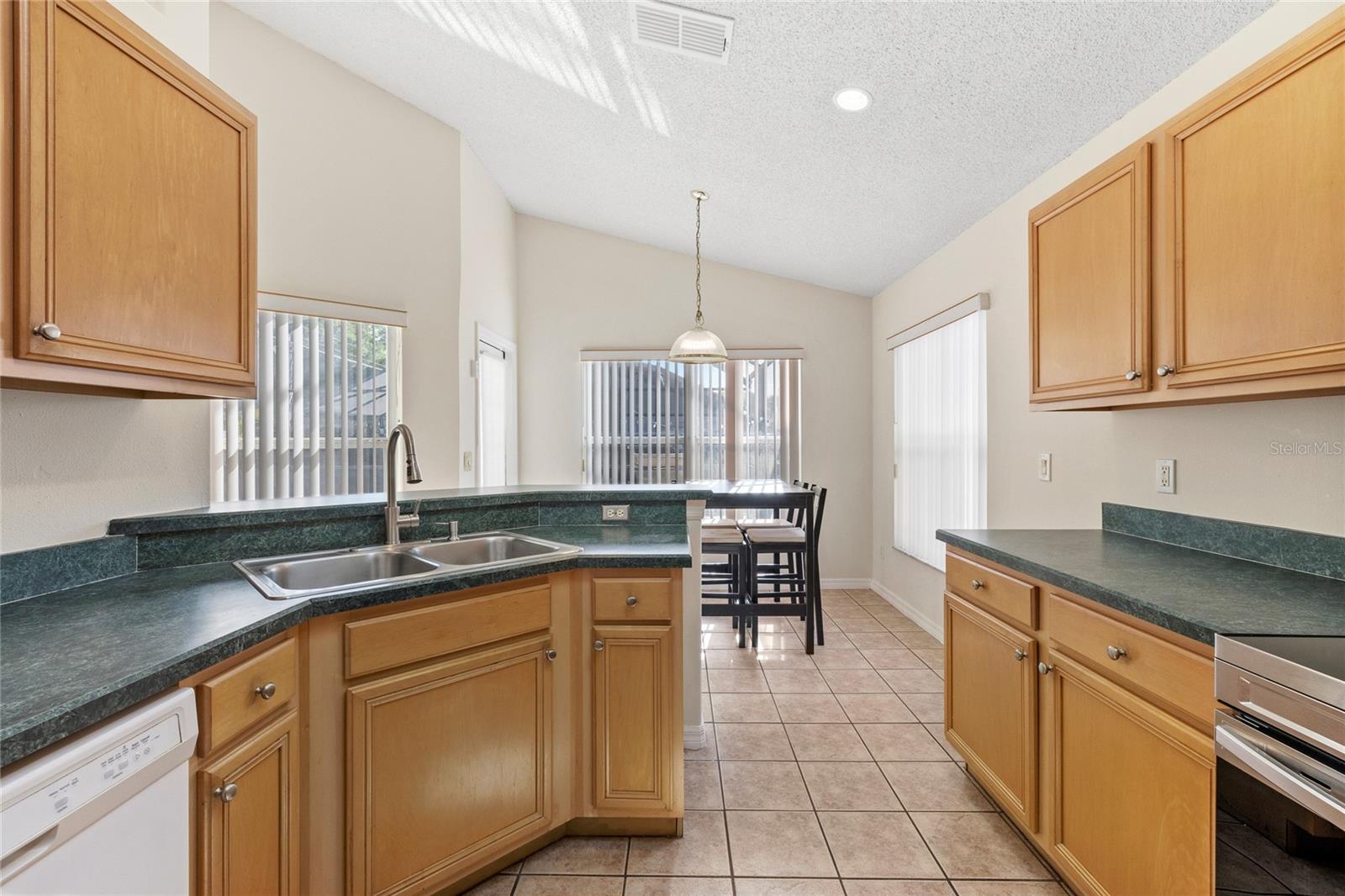 INDIAN POINT PH 6 - Residential