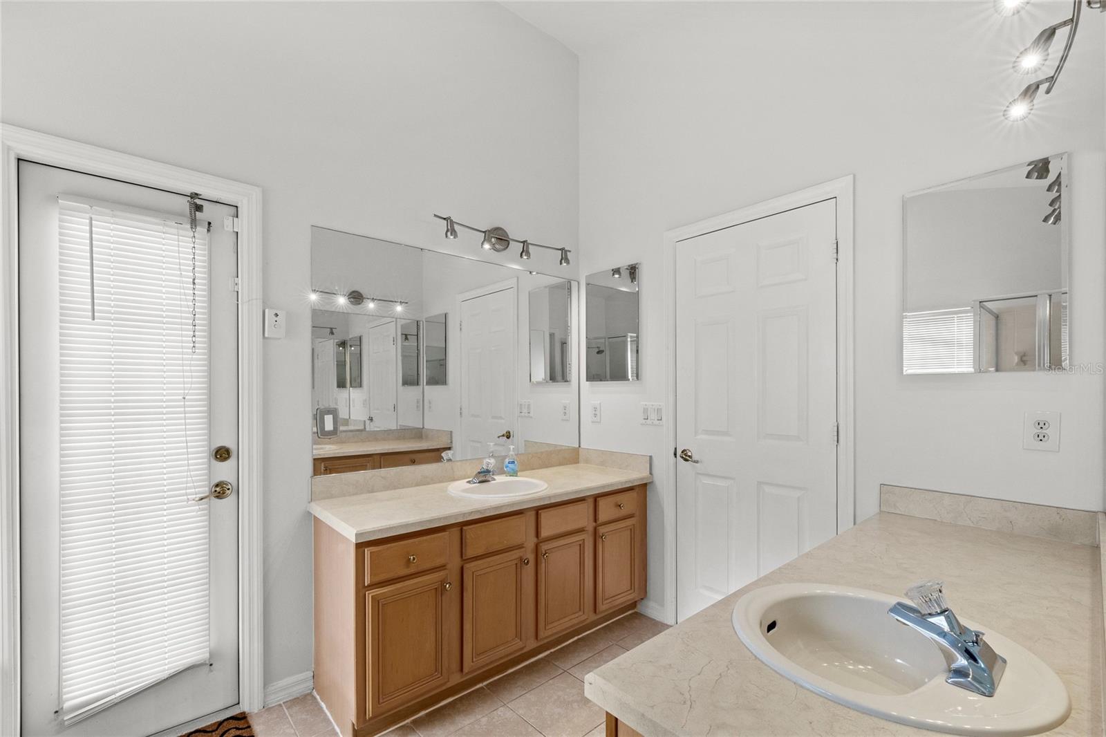 INDIAN POINT PH 6 - Residential