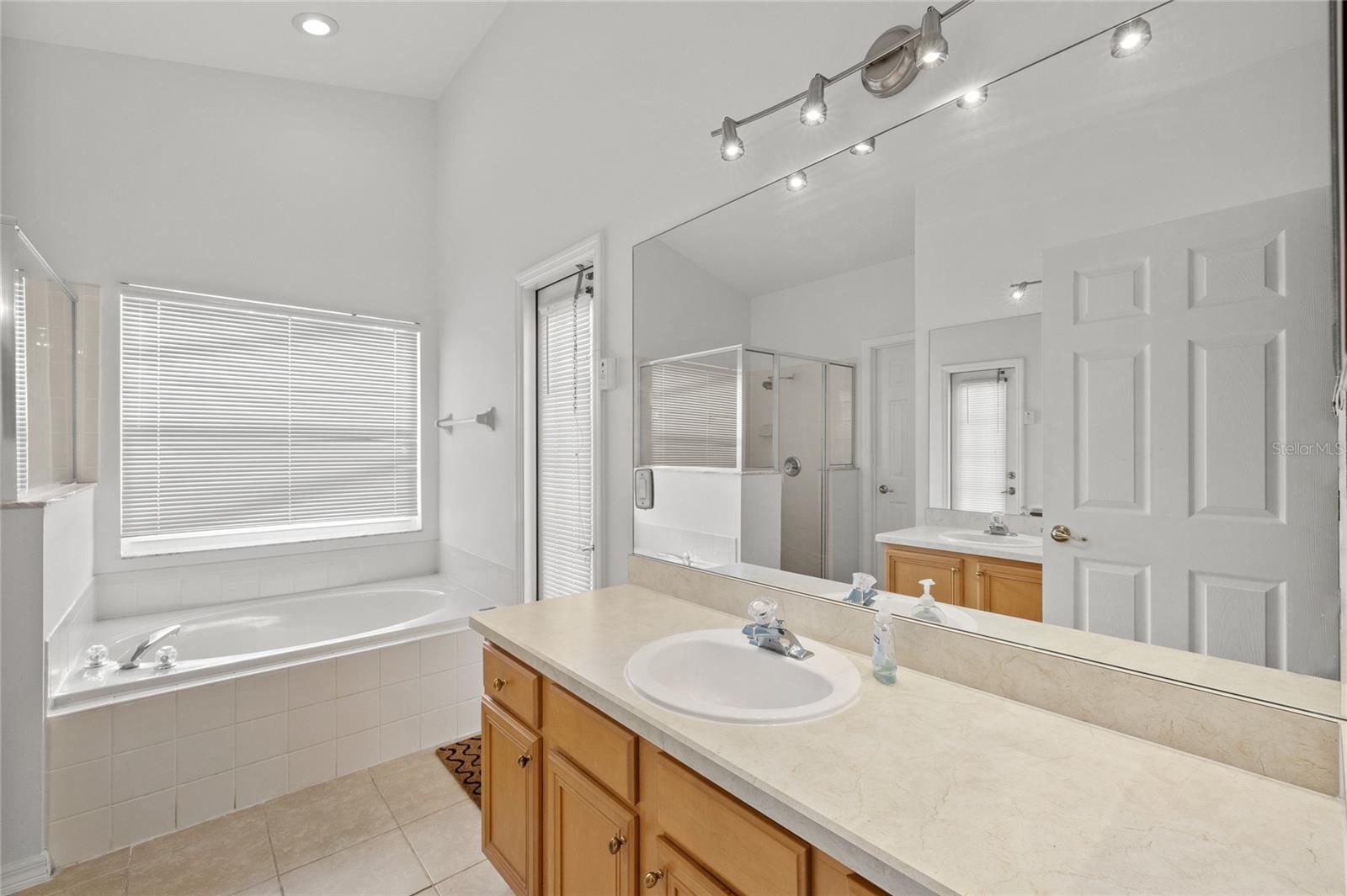 INDIAN POINT PH 6 - Residential