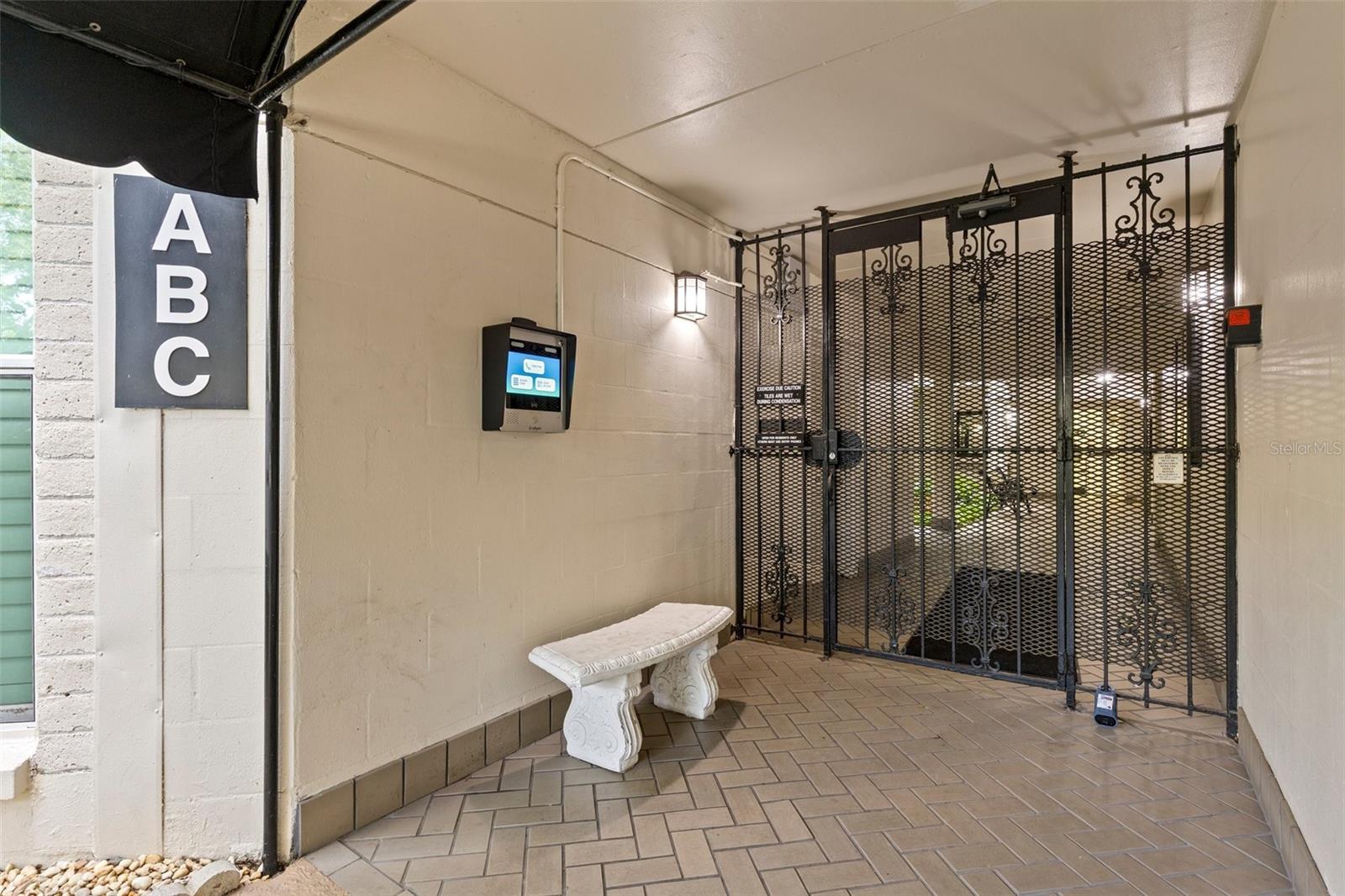 3325 BAYSHORE BOULEVARD C36