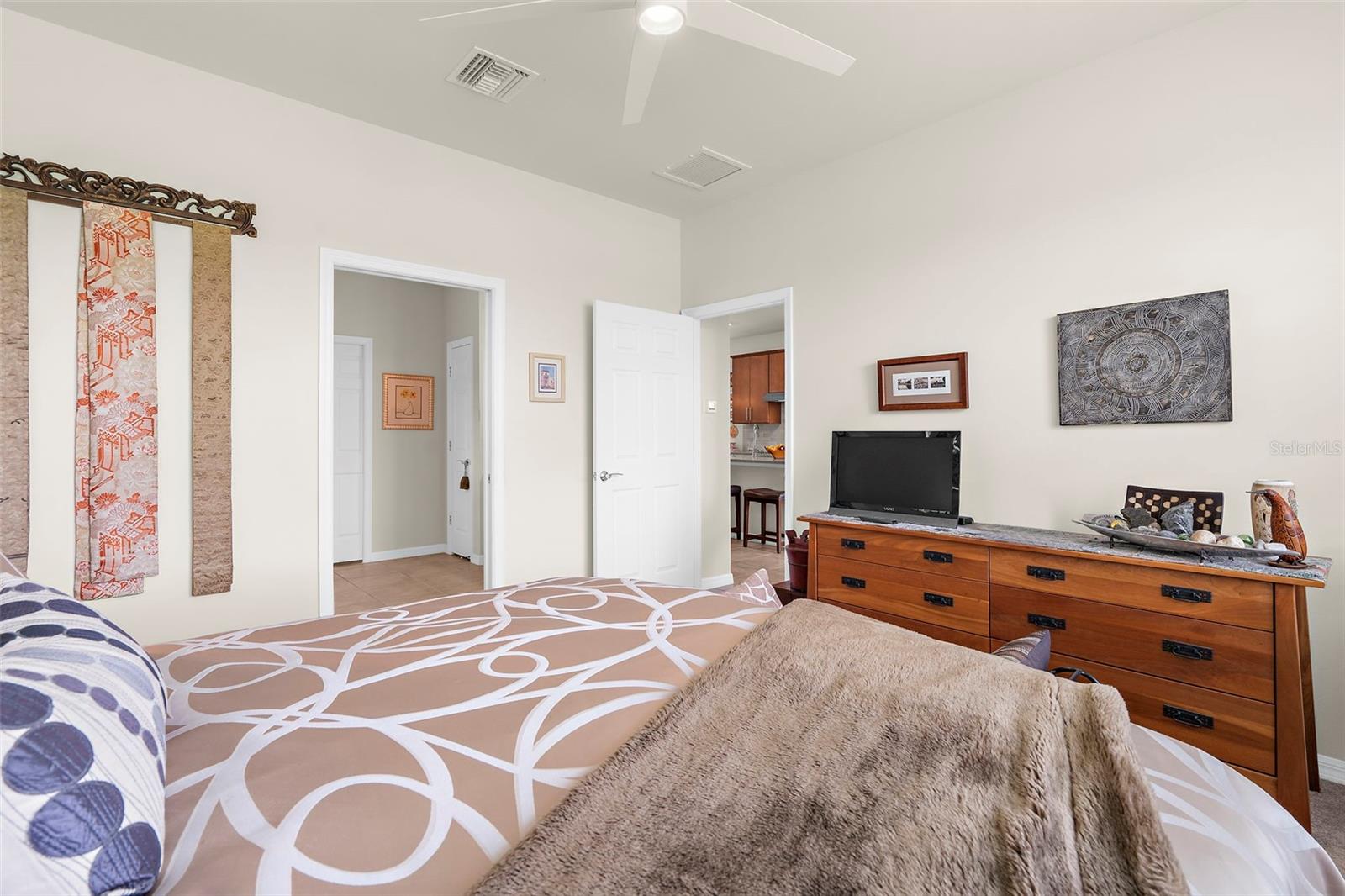 ISLANDWALK/THE WEST VLGS PH 8 - Residential